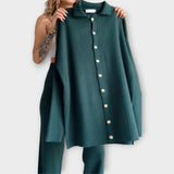 Komplekt soonikkoes detailide ja elegantse joonega