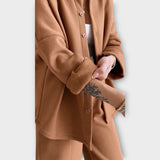 Komplekt nööpide ja elegantse joonega