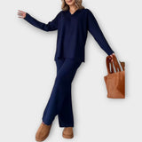 Komplekt lõdvestunud joonte ja minimalistliku disainiga